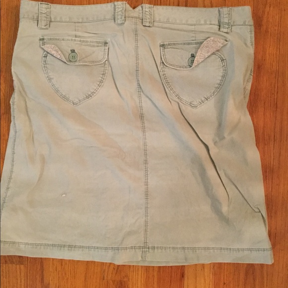 Light green Gap corduroy skirt size 12 - Picture 2 of 3